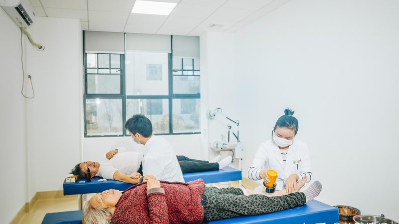 养老护理员初级证，如何轻松考取？**