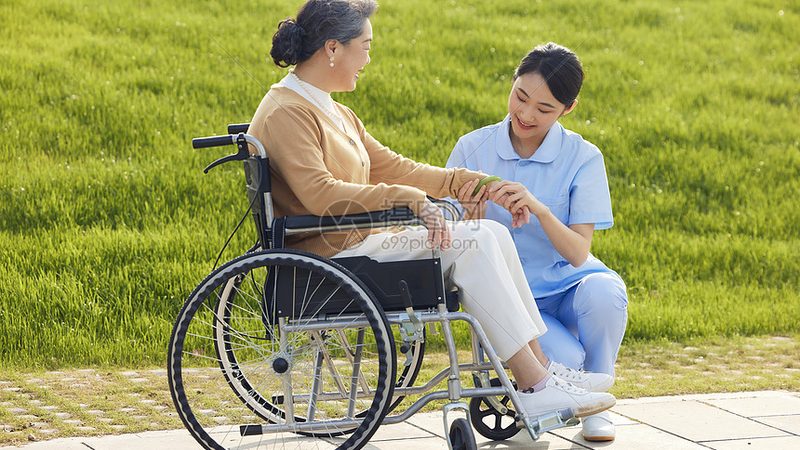 小型养老院加盟，费用构成解析与考量要点**