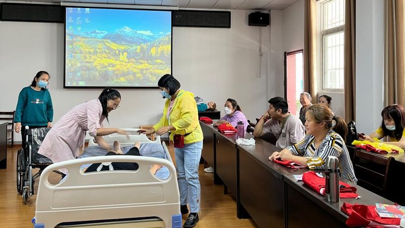 社区养老服务中心加盟，揭秘流程与费用关键点
