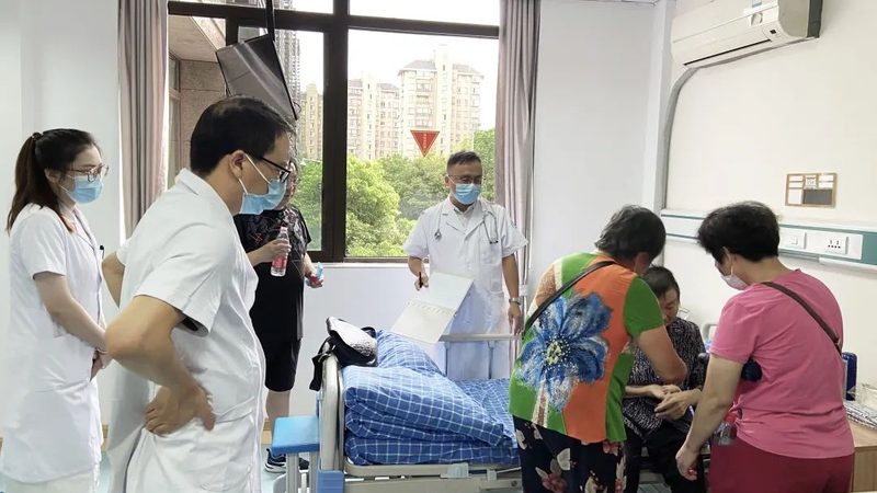 家庭养老床与医院病床：尺寸差异与适用场景解析